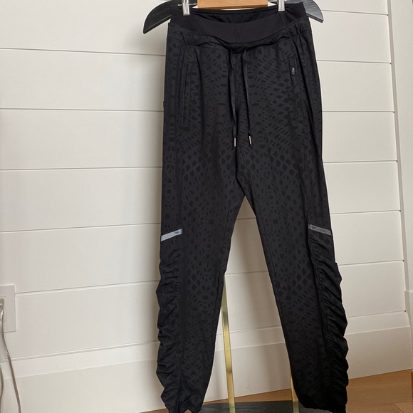 Lululemon lined pants leggings - Picture 1 of 8